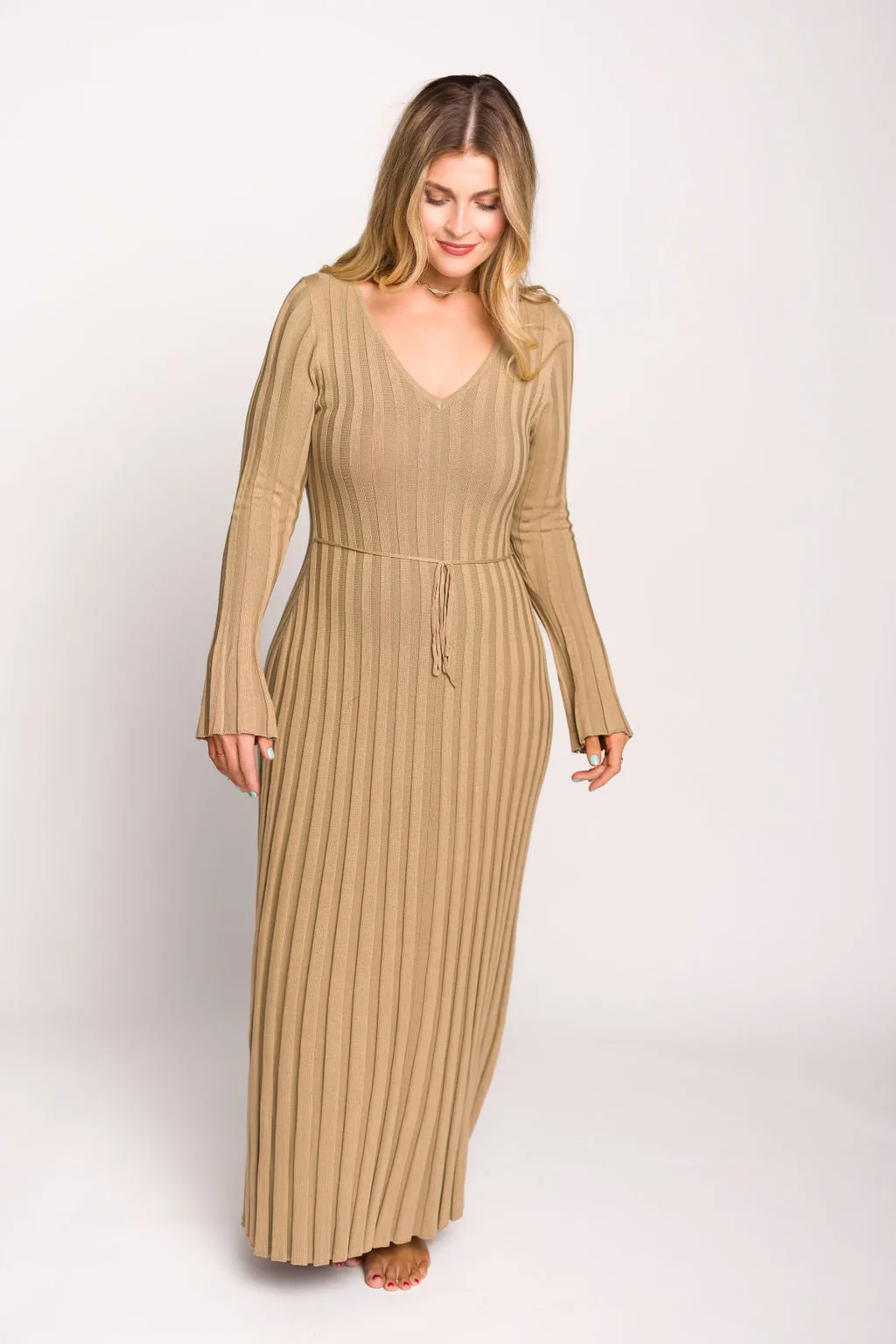 Hadley Long Sleeve V-Neck Knit Maxi Dress in Espresso