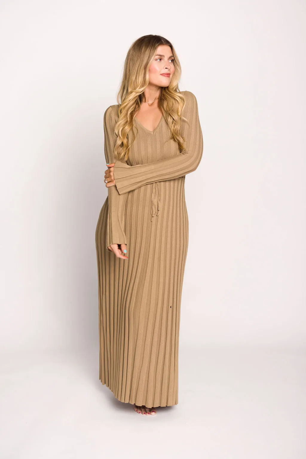 Hadley Long Sleeve V-Neck Knit Maxi Dress in Espresso