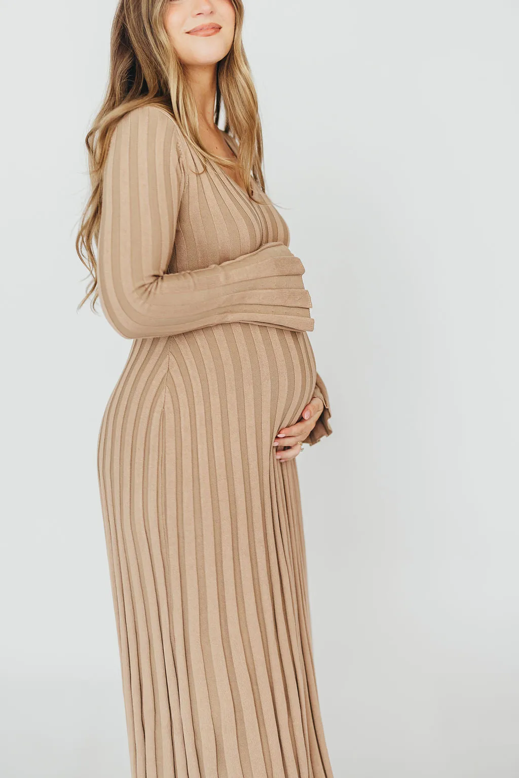 Hadley Long Sleeve V-Neck Knit Maxi Dress in Espresso