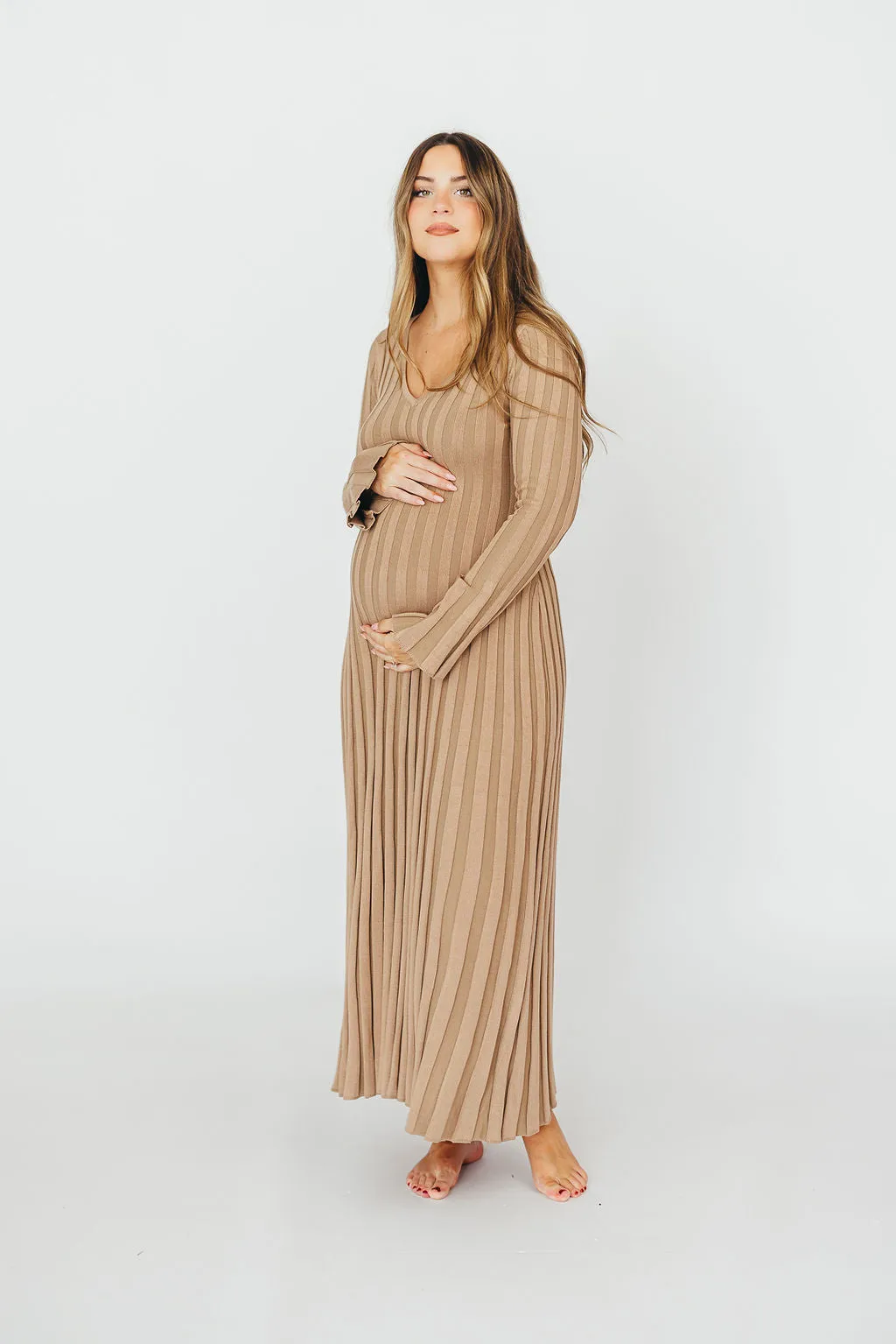 Hadley Long Sleeve V-Neck Knit Maxi Dress in Espresso