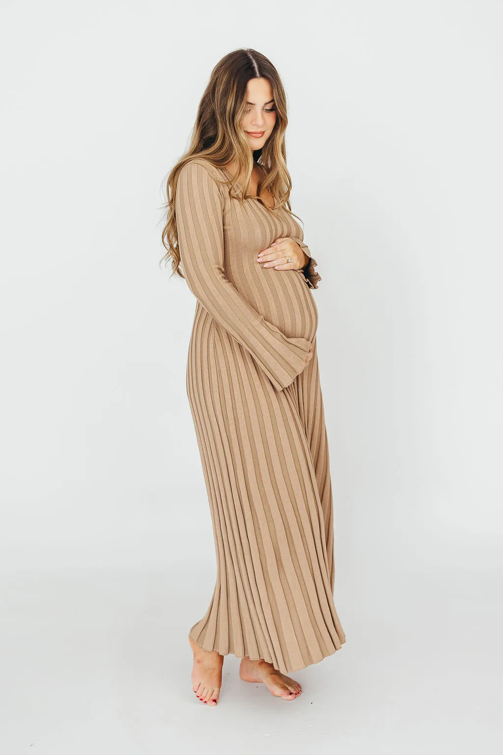 Hadley Long Sleeve V-Neck Knit Maxi Dress in Espresso