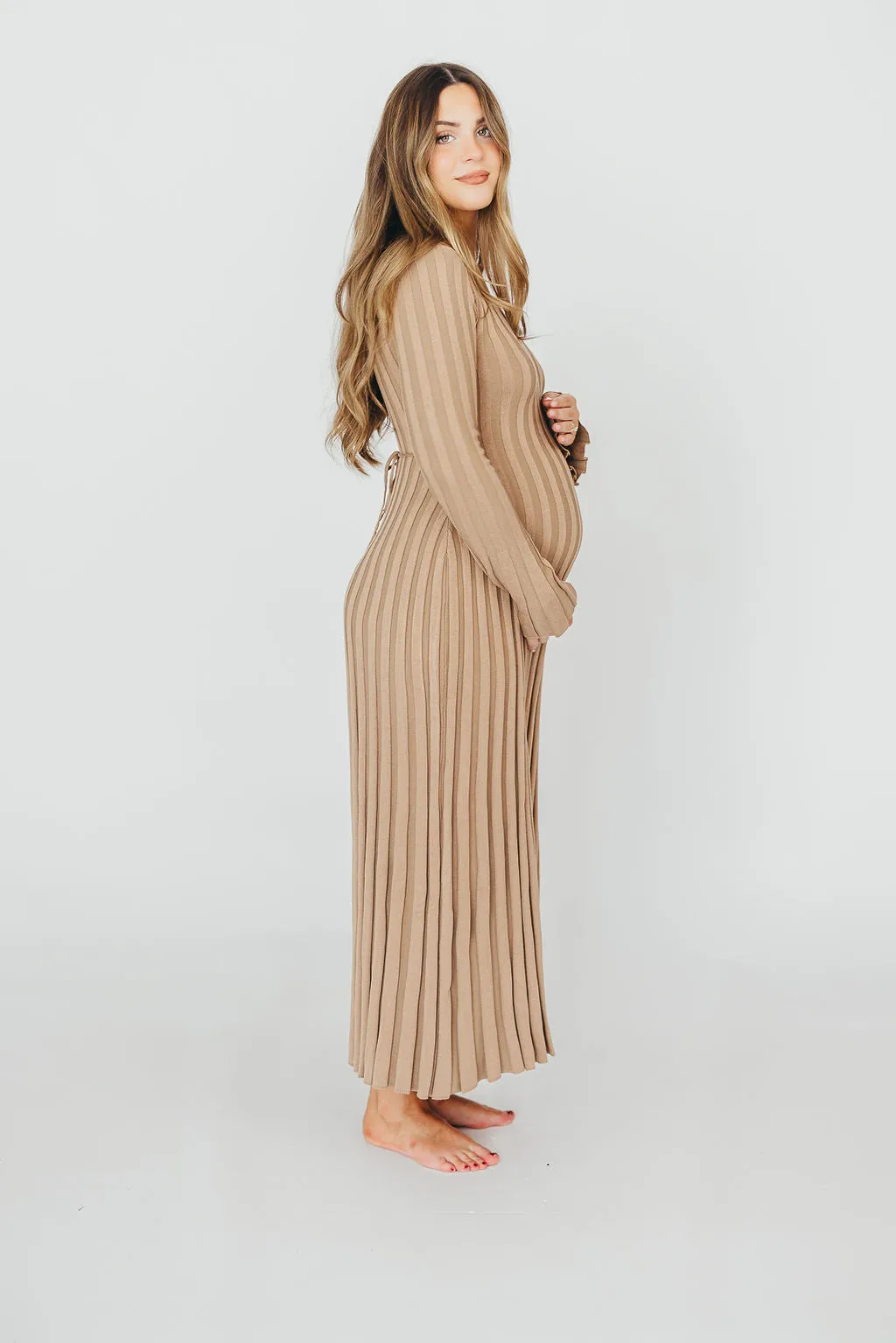 Hadley Long Sleeve V-Neck Knit Maxi Dress in Espresso