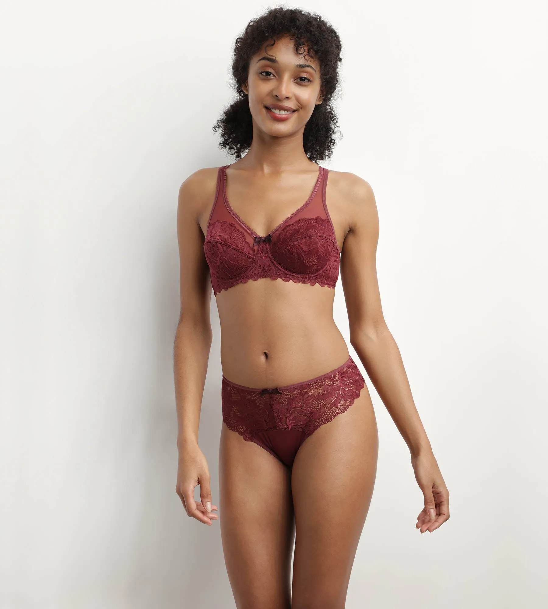 Soutien-gorge emboîtant en dentelle Rubis Foncé Generous Essentiel