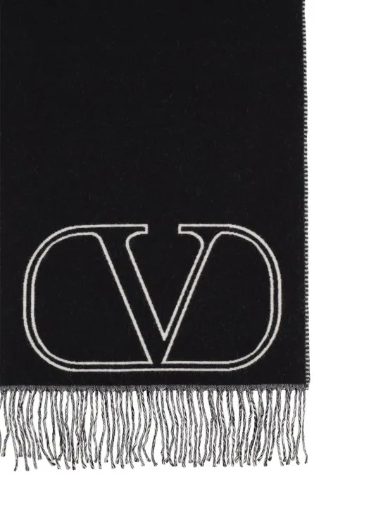 Valentino Garavani   Vlogo signature cashmere scarf 