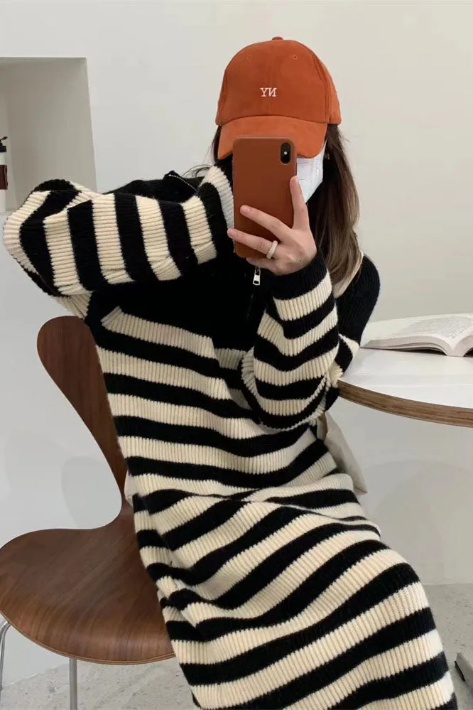 Zip half turtleneck contrast striped mid-length knitted dress